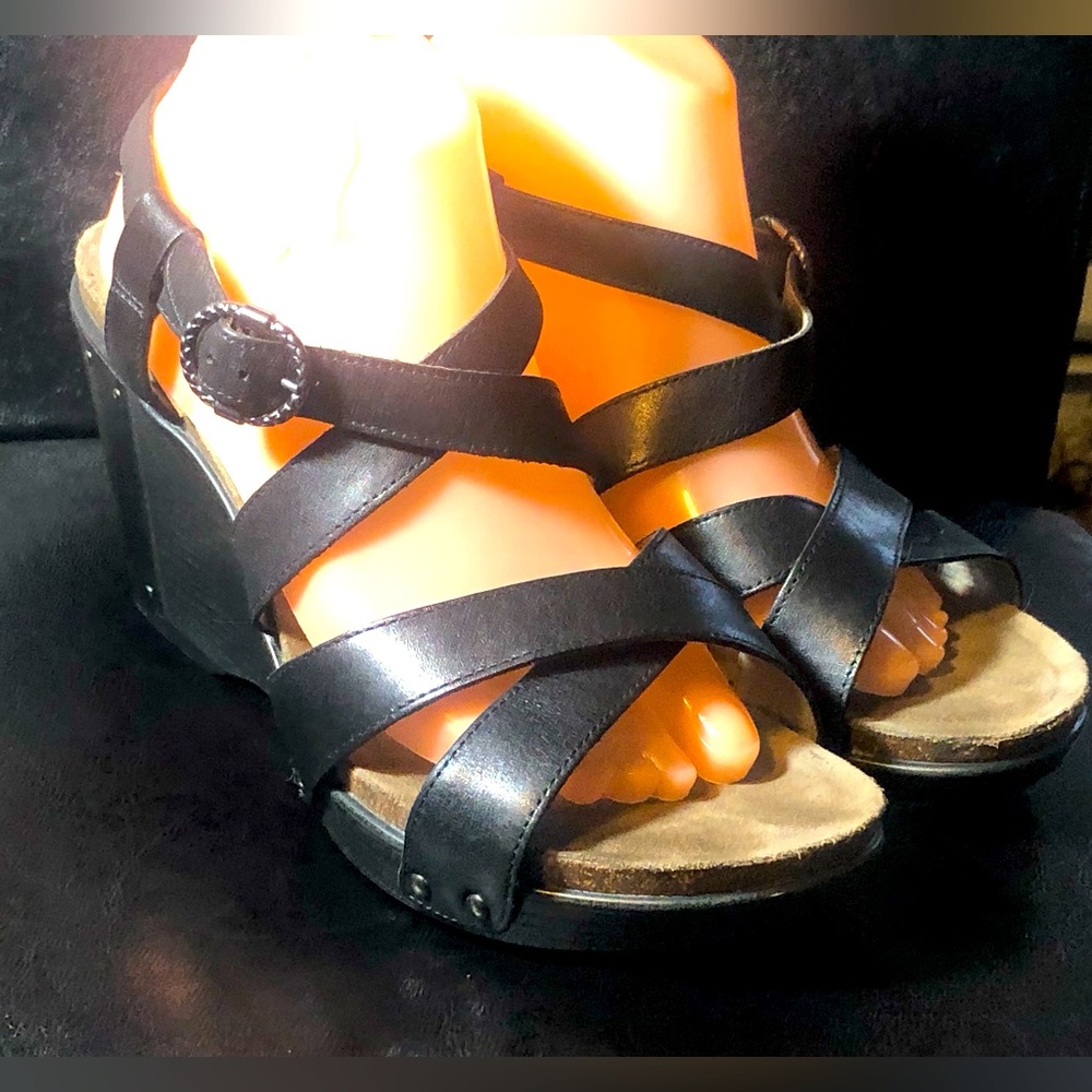 Dansko Frida Black Leather Platform Studded Wedge Heel Sandals Sz 41/10.5US